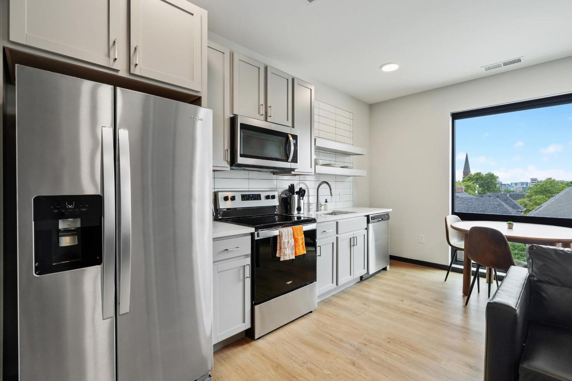Cozysuites On Mass With Garage Parking #6 Apartment