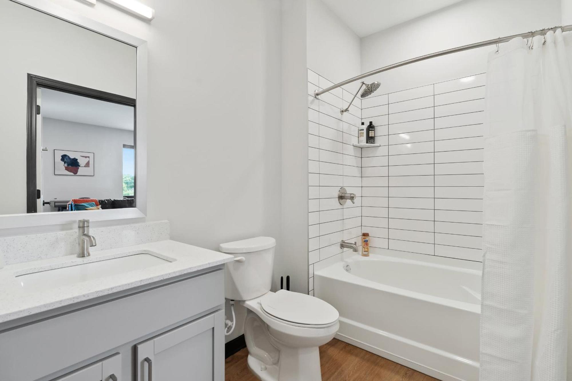 Apartment Cozysuites On Mass With Garage Parking #6