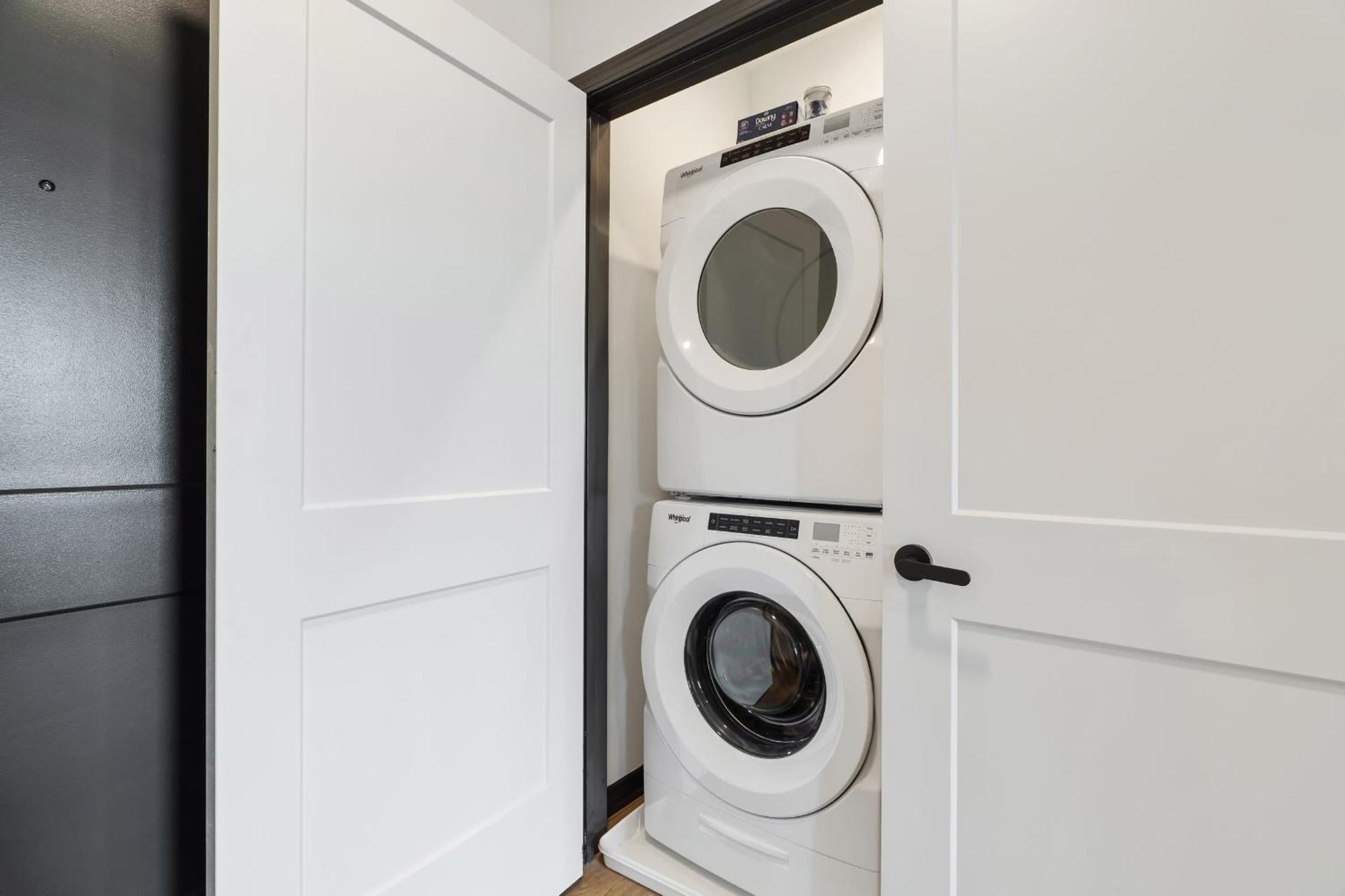 Cozysuites On Mass With Garage Parking #6 Indianapolis